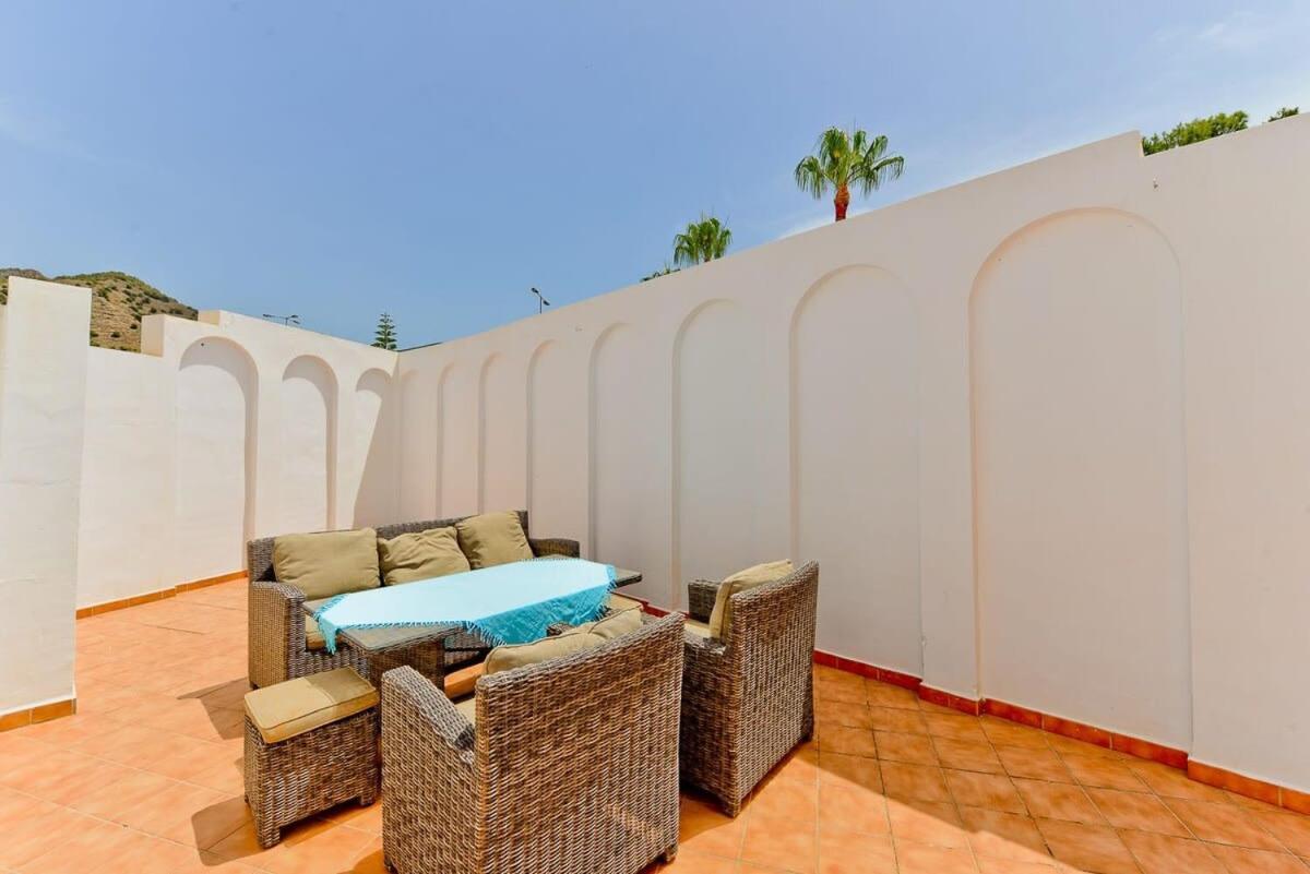 Villa Oasis Nerja Bagian luar foto